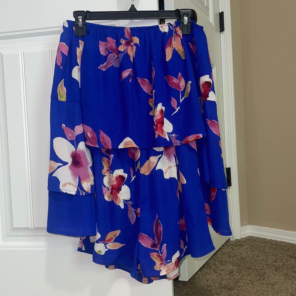 NWOT Pink Lily Bell Sleeve Floral Romper
